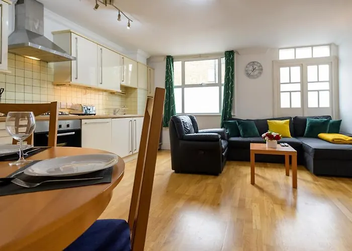 Spectacular 3 Bed In Blackheath