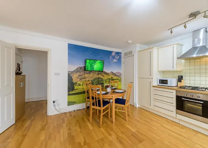 Spectacular 3 Bed In Blackheath